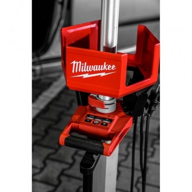 Akumuliatorinis teleskopinis LED šviestuvas - įkroviklis Milwaukee M18 HOSALC-0 3