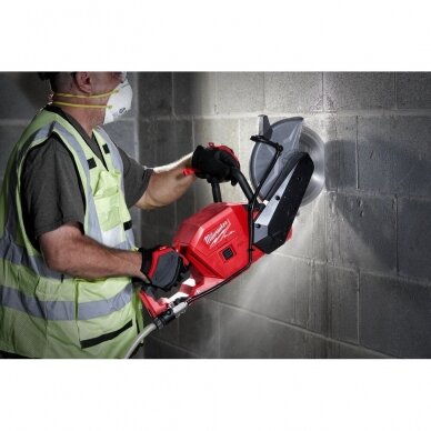 Akumuliatorinė betono pjaustyklė Milwaukee M18 FCOS230-121 5