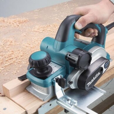 Elektrinis oblius MAKITA KP0810CJ 1